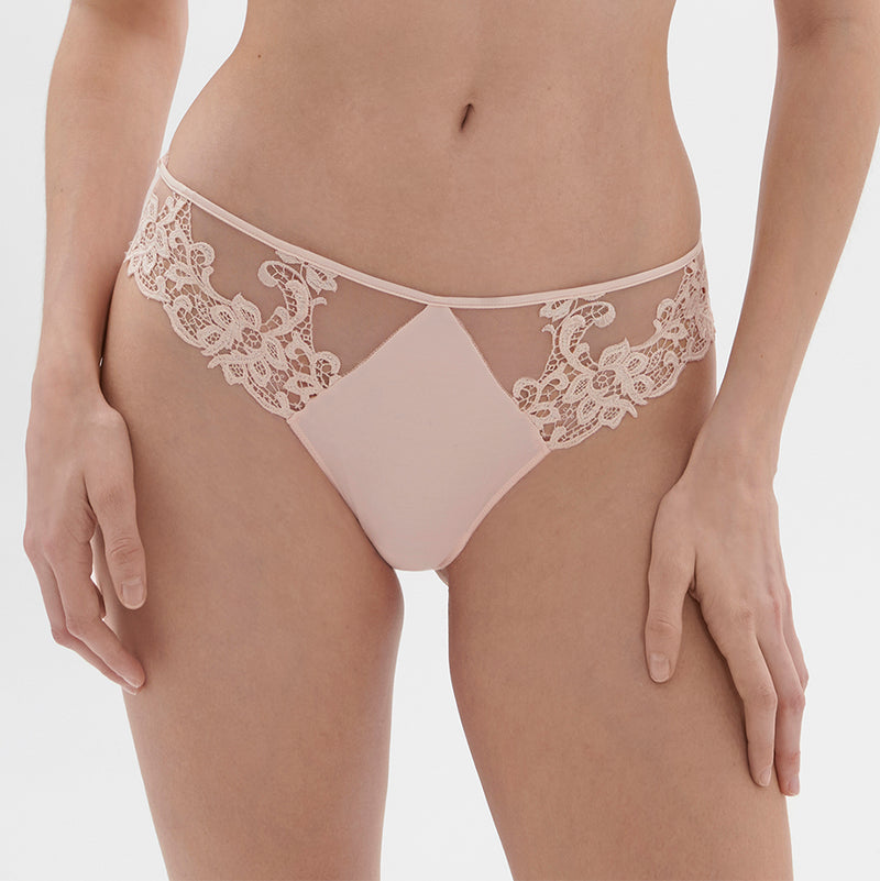saga sexy brief