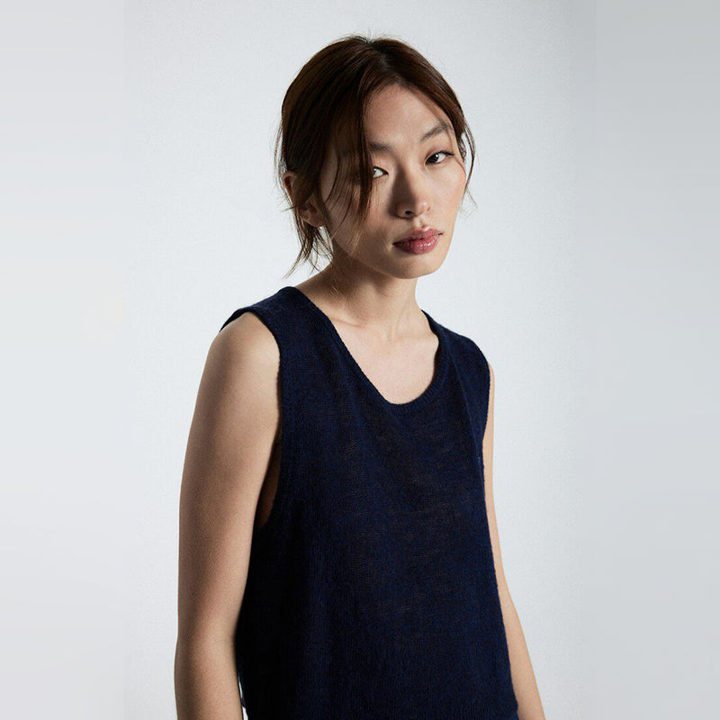 sleeveless jumper