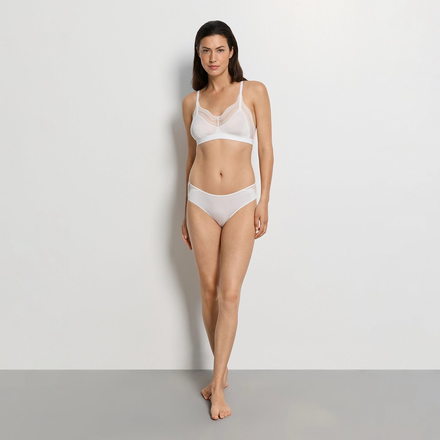 hanro white lace brief and soft bra