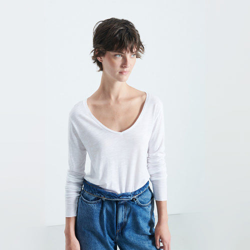 white long sleeve t shirt