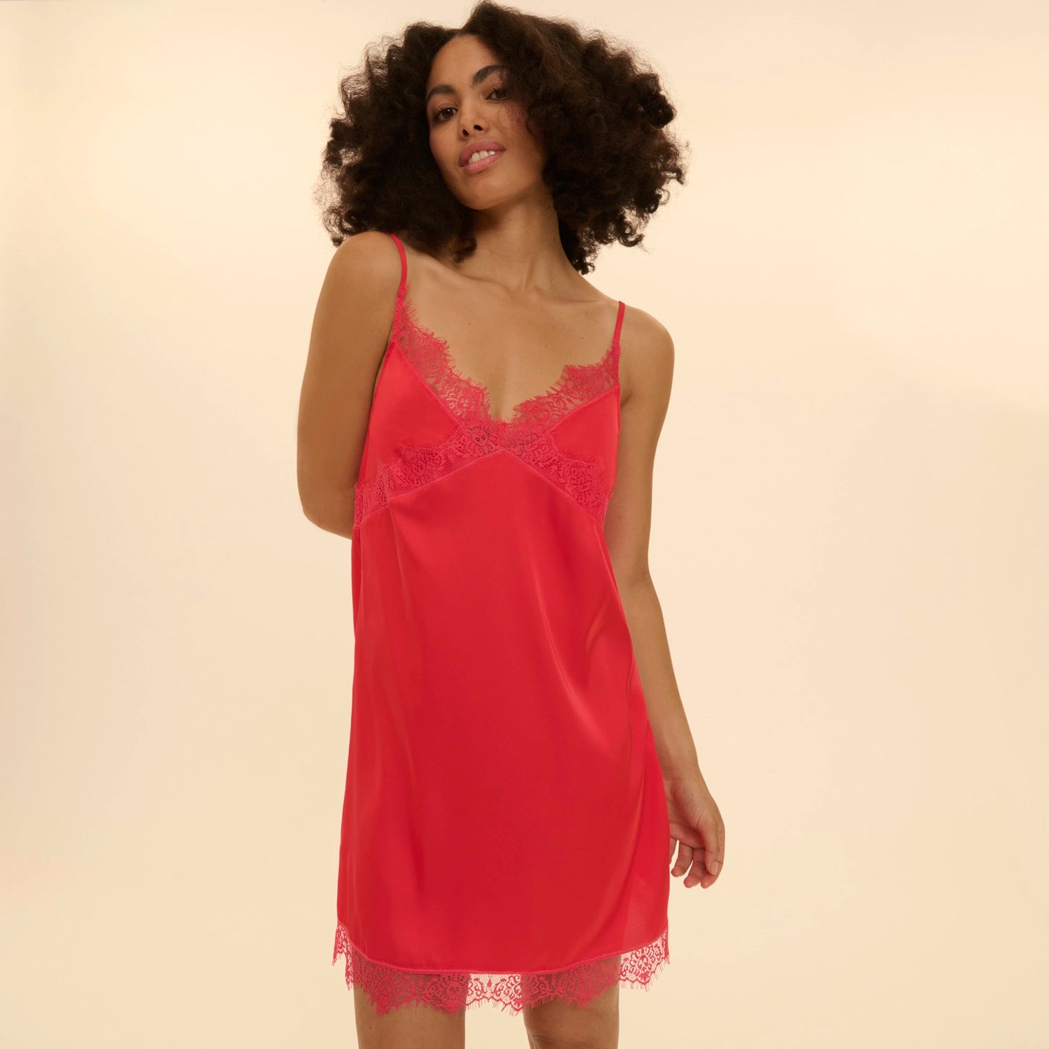 simone perele red short lace nightie