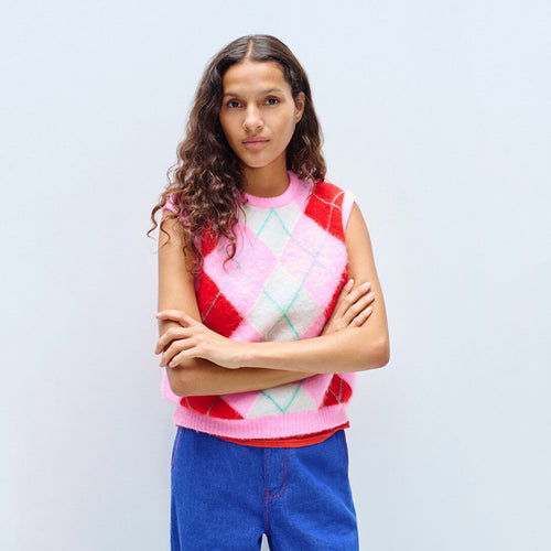 american vintage pink sleeveless jumper