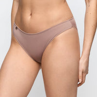 marie jo nude plain brief on a model
