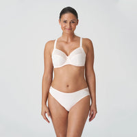 underwired full cup bra