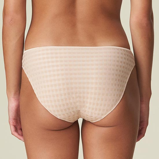 Avero Brief