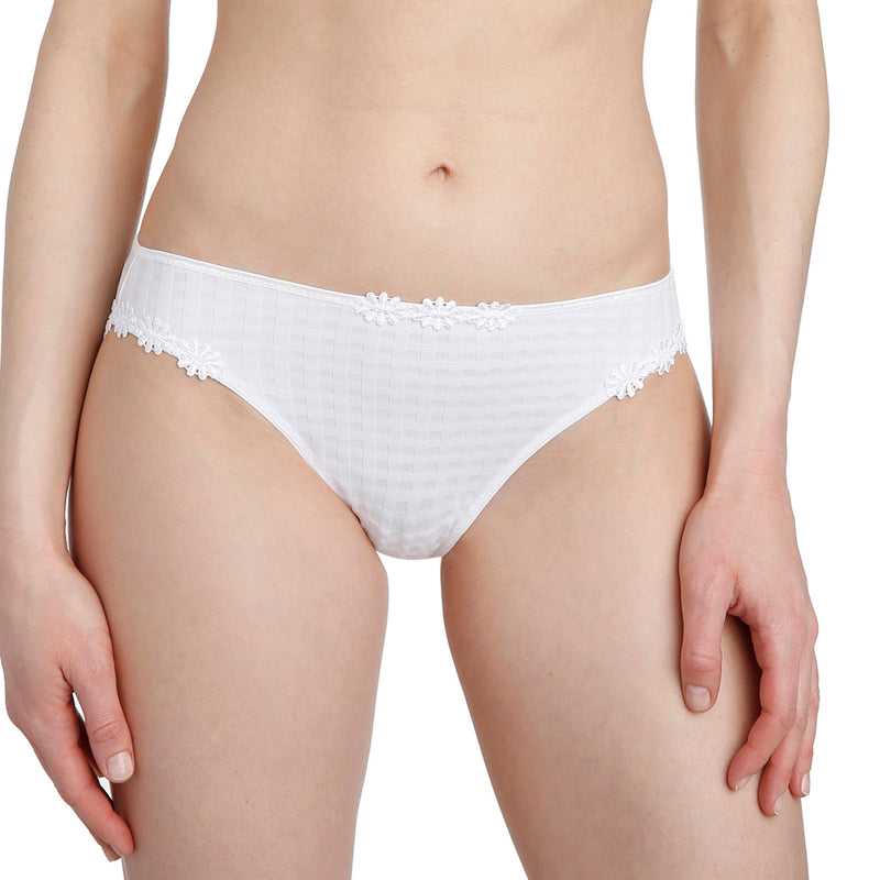 Avero brief, White