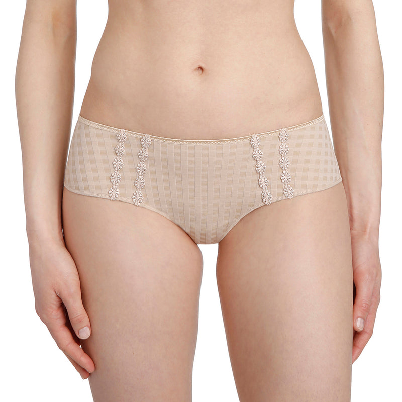 Avero shorty, Nude