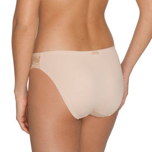 Madison brief, Nude